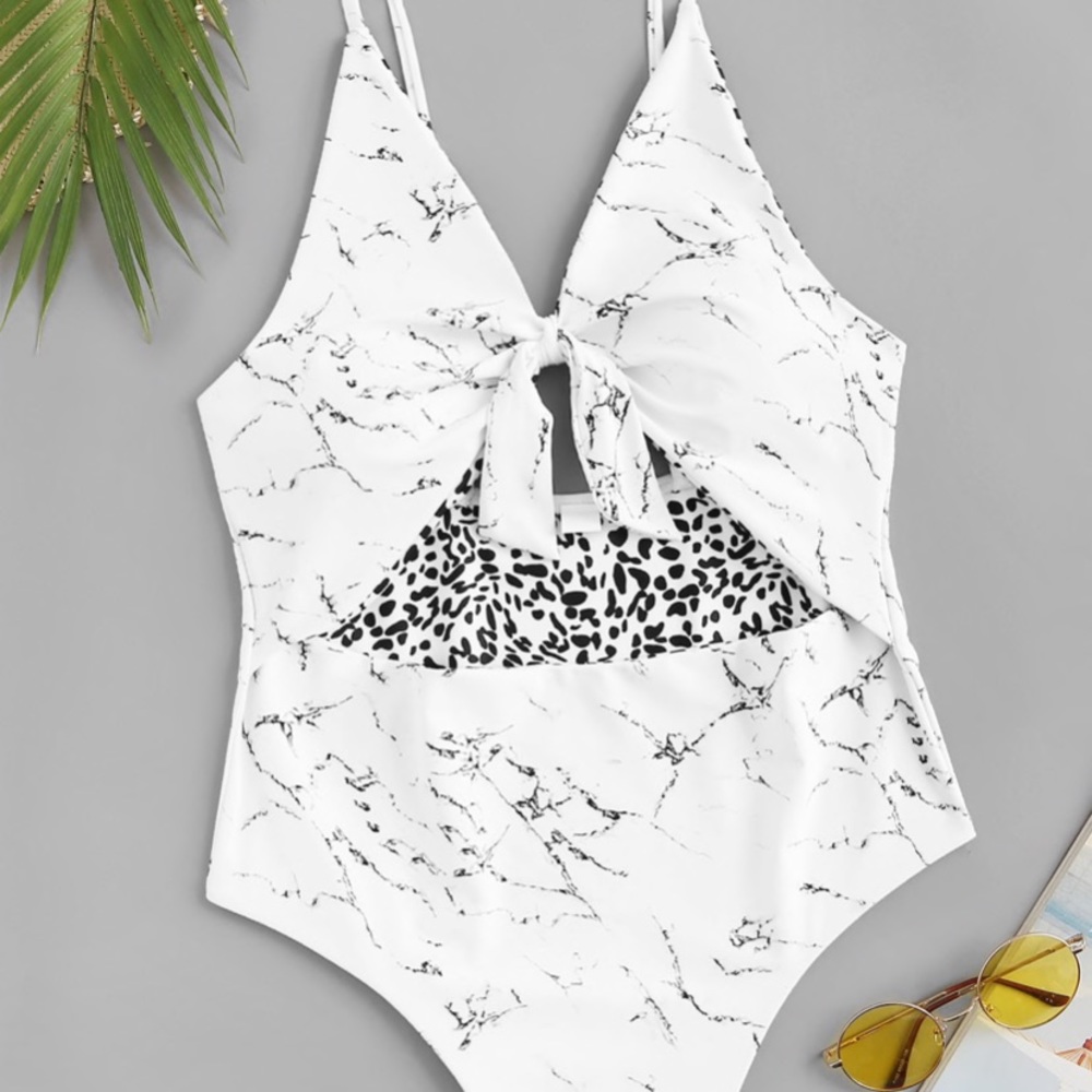 🌟 HOST PICK 3/26🌟 Marble Print Cut Out One Piece